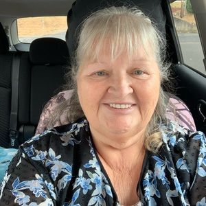 Meet your Posher, Debbie